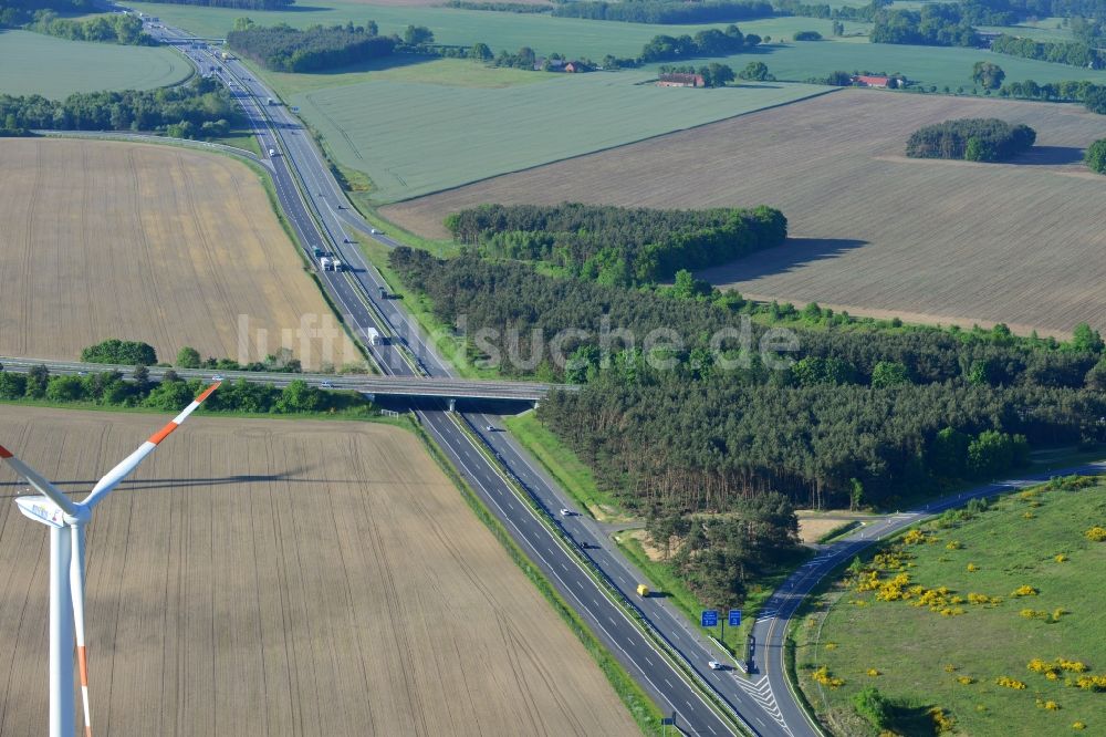 Luftaufnahme Wittstock/Dosse - Autobahn- Abfahrt der BAB A19 - A24 bei Wittstock/Dosse im Bundesland Brandenburg