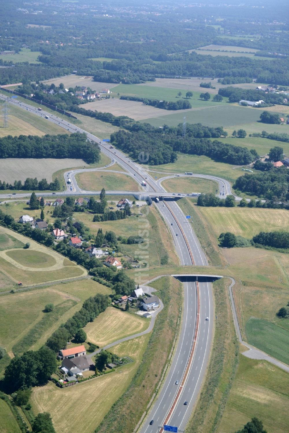 Luftaufnahme Bielefeld - Autobahn- Abfahrt der BAB A33 Bielefeld-Senne in Bielefeld im Bundesland Nordrhein-Westfalen