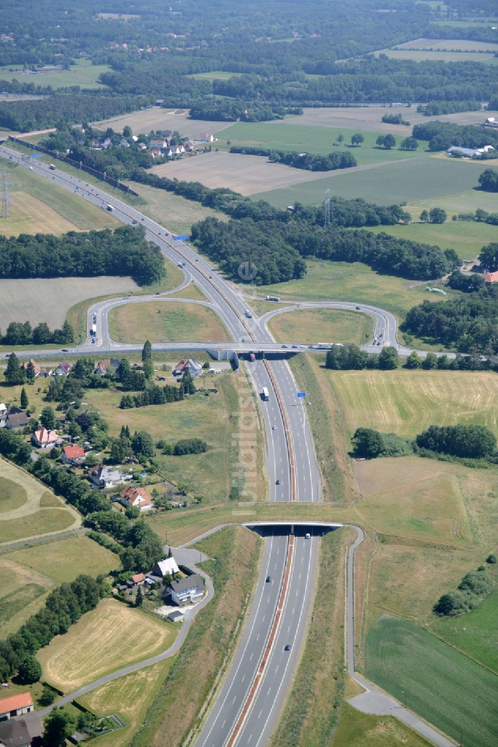 Bielefeld von oben - Autobahn- Abfahrt der BAB A33 Bielefeld-Senne in Bielefeld im Bundesland Nordrhein-Westfalen