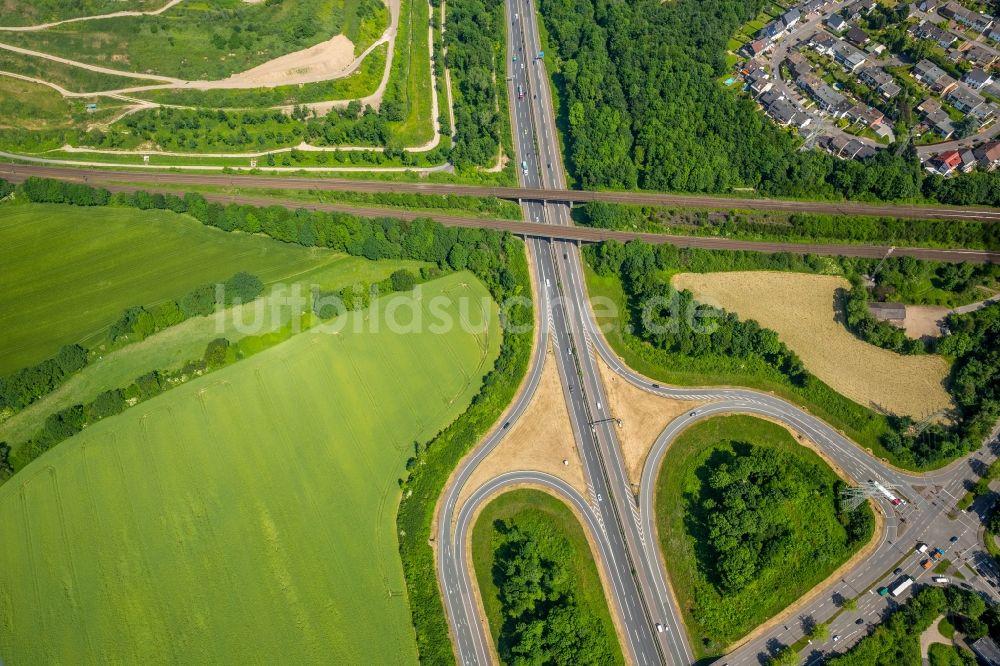 Luftaufnahme Bochum - Autobahn- Abfahrt der BAB A43 Bochum-Laer in Bochum im Bundesland Nordrhein-Westfalen, Deutschland