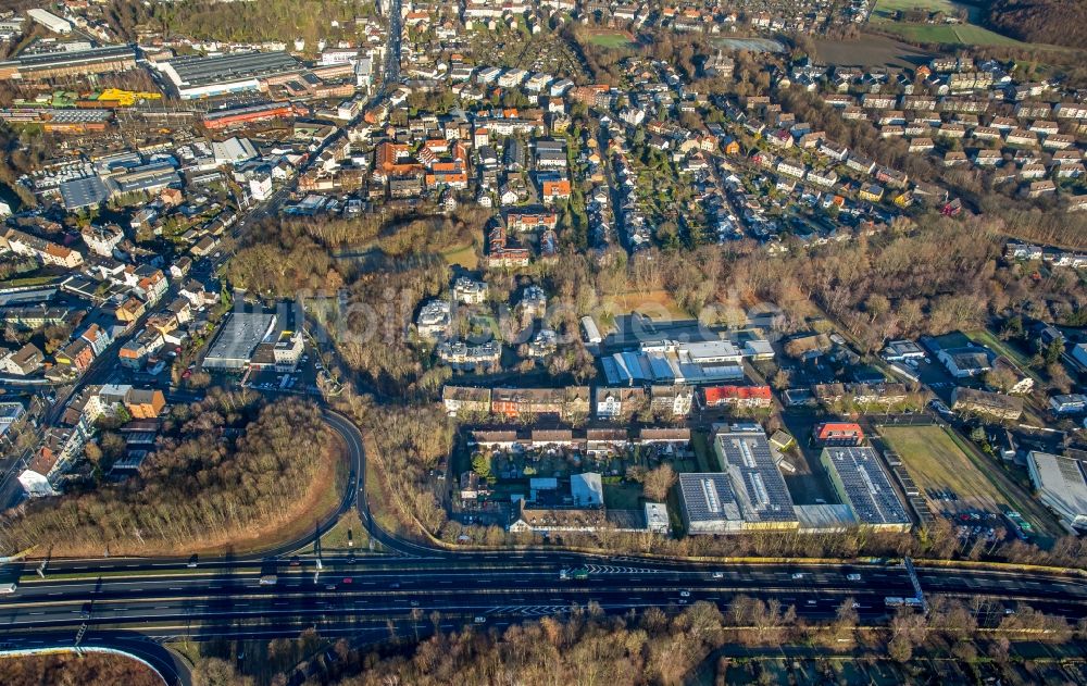 Bochum aus der Vogelperspektive: Autobahn- Abfahrt der BAB A40 Bochum-Zentrum in Bochum im Bundesland Nordrhein-Westfalen