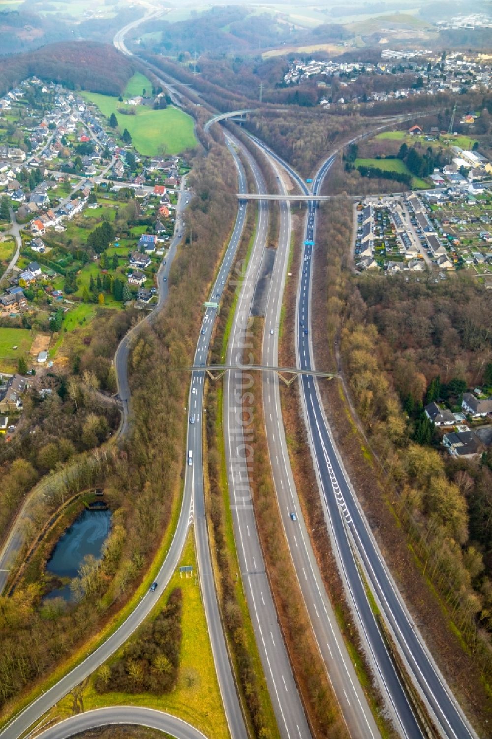 Luftbild Velbert - Autobahn- Abfahrt der BAB A44 am Dreieck Velbert-Nord in Velbert im Bundesland Nordrhein-Westfalen, Deutschland