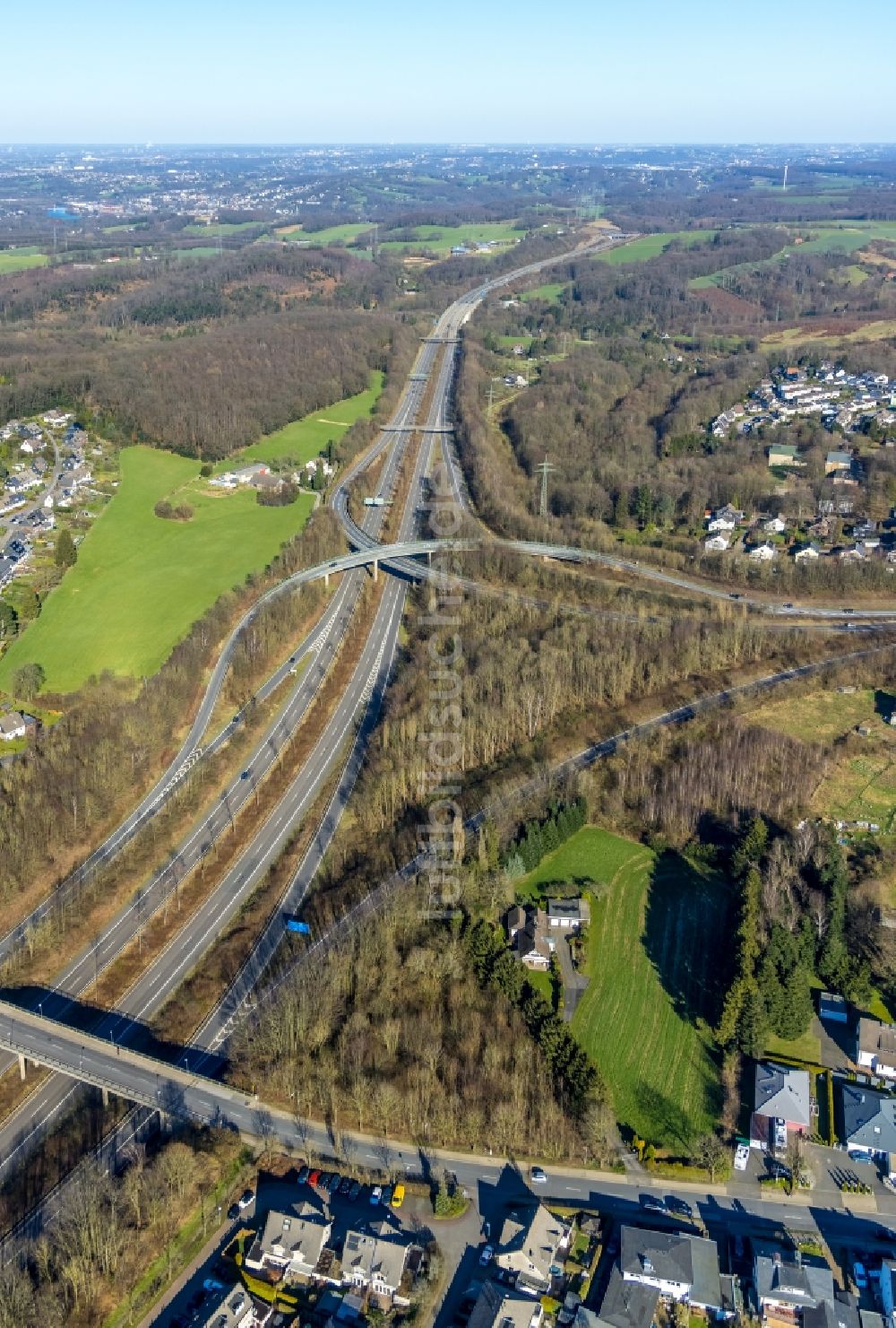 Luftaufnahme Velbert - Autobahn- Abfahrt der BAB A44 am Dreieck Velbert-Nord in Velbert im Bundesland Nordrhein-Westfalen, Deutschland