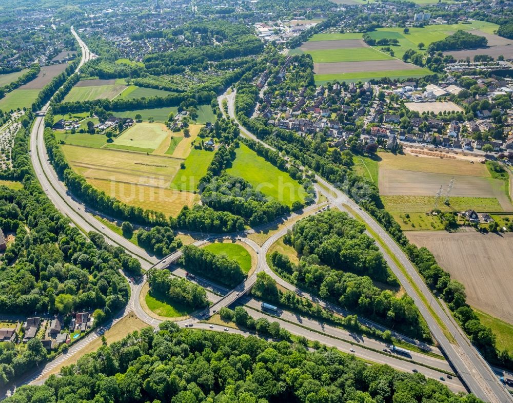 Gelsenkirchen von oben - Autobahn- Abfahrt der BAB A52 Gelsenkirchen Buer West in Gelsenkirchen im Bundesland Nordrhein-Westfalen, Deutschland