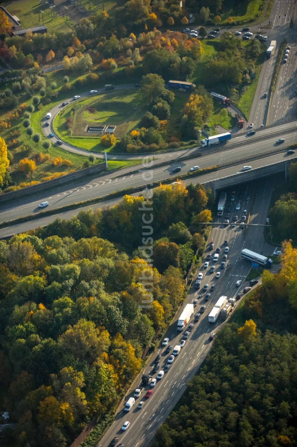 Gladbeck aus der Vogelperspektive: Autobahn- Abfahrt der BAB A2 in Gladbeck im Bundesland Nordrhein-Westfalen