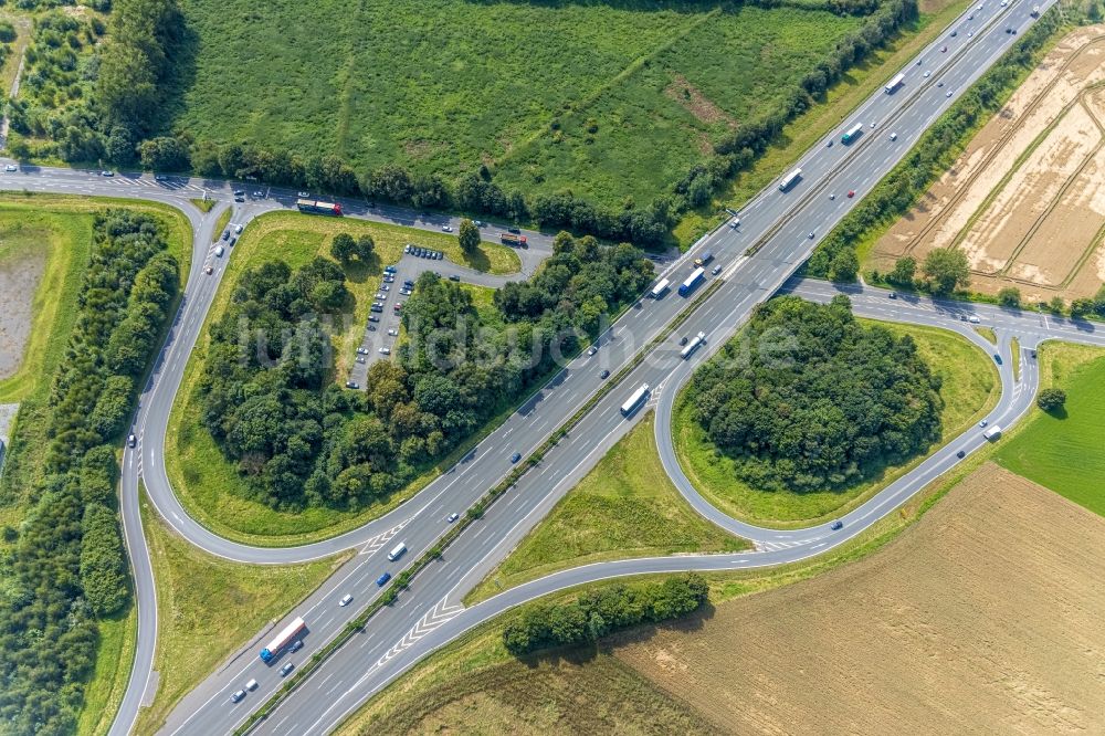 Luftbild Bergkamen - Autobahn- Abfahrt der BAB A2 Kamen / Bergkamen in Bergkamen im Bundesland Nordrhein-Westfalen, Deutschland