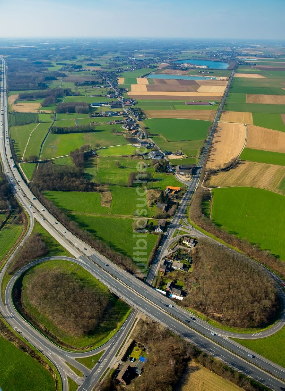 Luftaufnahme Kempen - Autobahn- Abfahrt der BAB A40 Kerken in Kempen im Bundesland Nordrhein-Westfalen