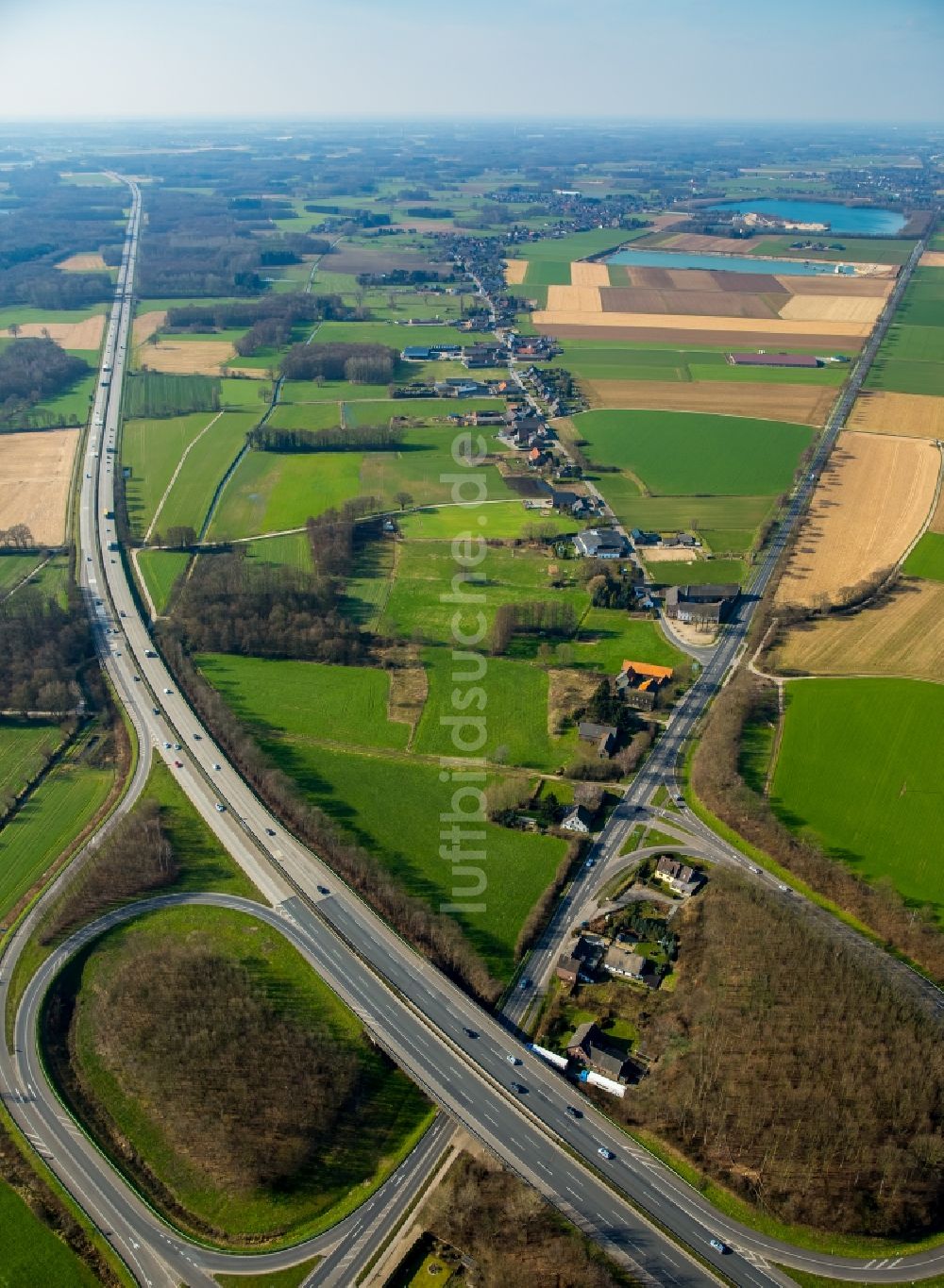 Kempen von oben - Autobahn- Abfahrt der BAB A40 Kerken in Kempen im Bundesland Nordrhein-Westfalen