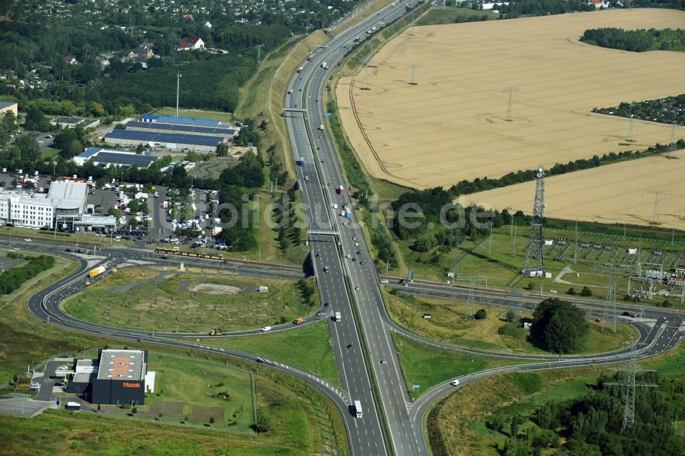 Taucha aus der Vogelperspektive: Autobahn- Abfahrt der BAB A14 Leipzig-Nordost im Stadtteil Paunsdorf in Taucha im Bundesland Sachsen