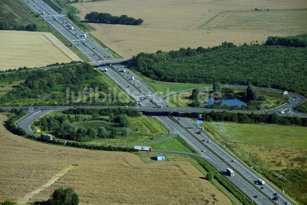 Leipzig von oben - Autobahn- Abfahrt der BAB A14 Leipzig-Ost in Leipzig im Bundesland Sachsen