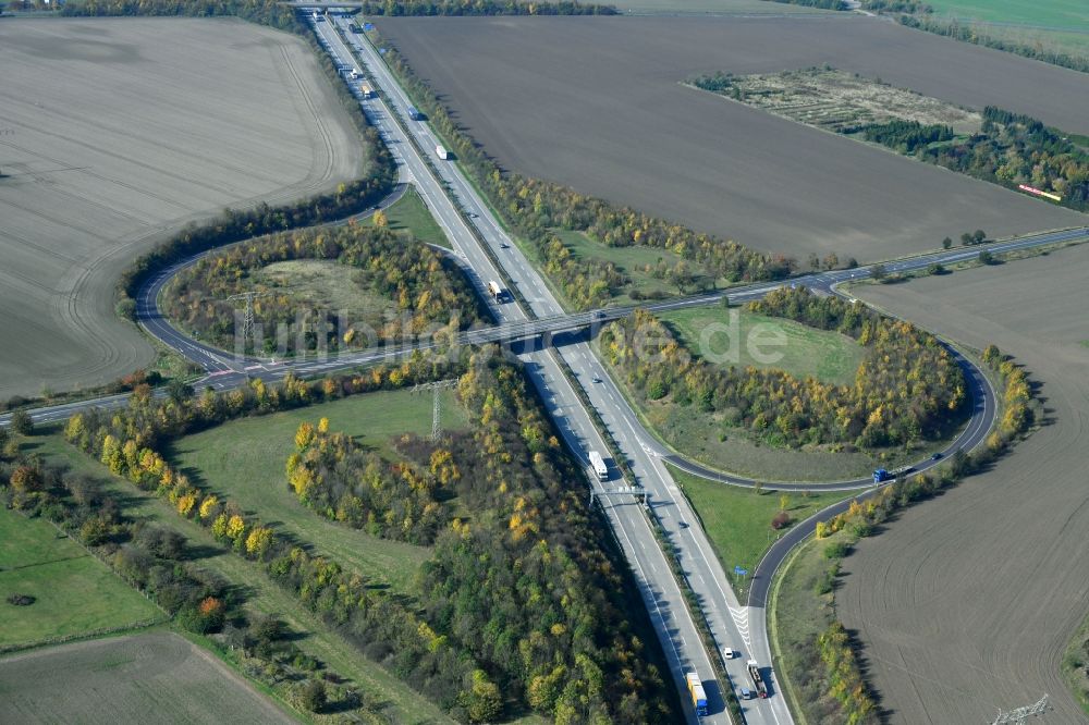 Luftbild Sülzetal - Autobahn- Abfahrt der BAB A14 Magdeburg-Reform im Ortsteil Beyendorf-Sohlen in Sülzetal im Bundesland Sachsen-Anhalt, Deutschland