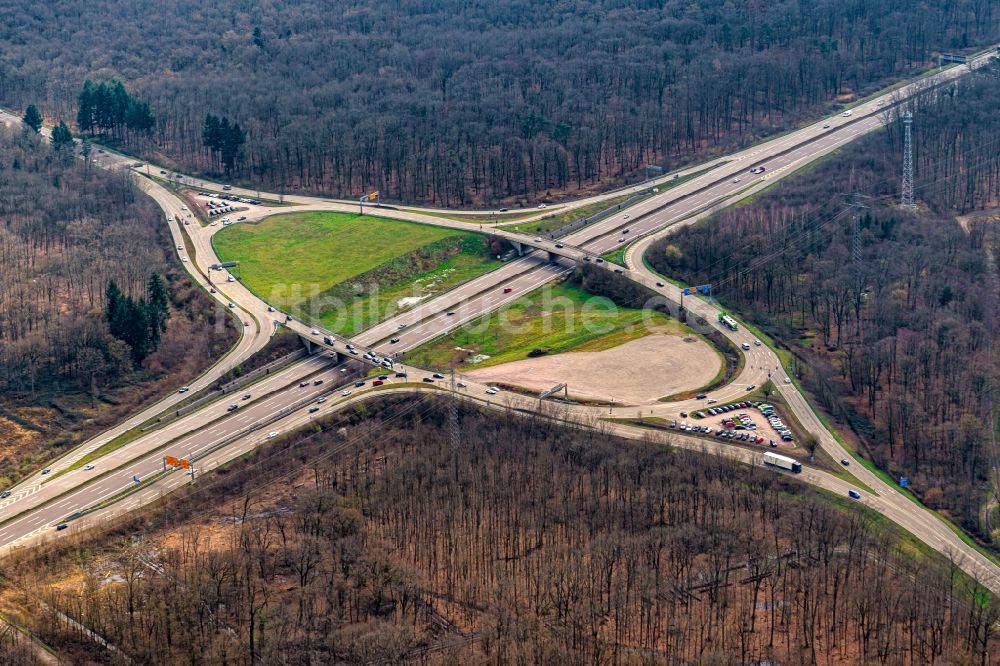 Luftbild Offenburg - Autobahn- Abfahrt der BAB A5 Offenburg in Offenburg im Bundesland Baden-Württemberg, Deutschland