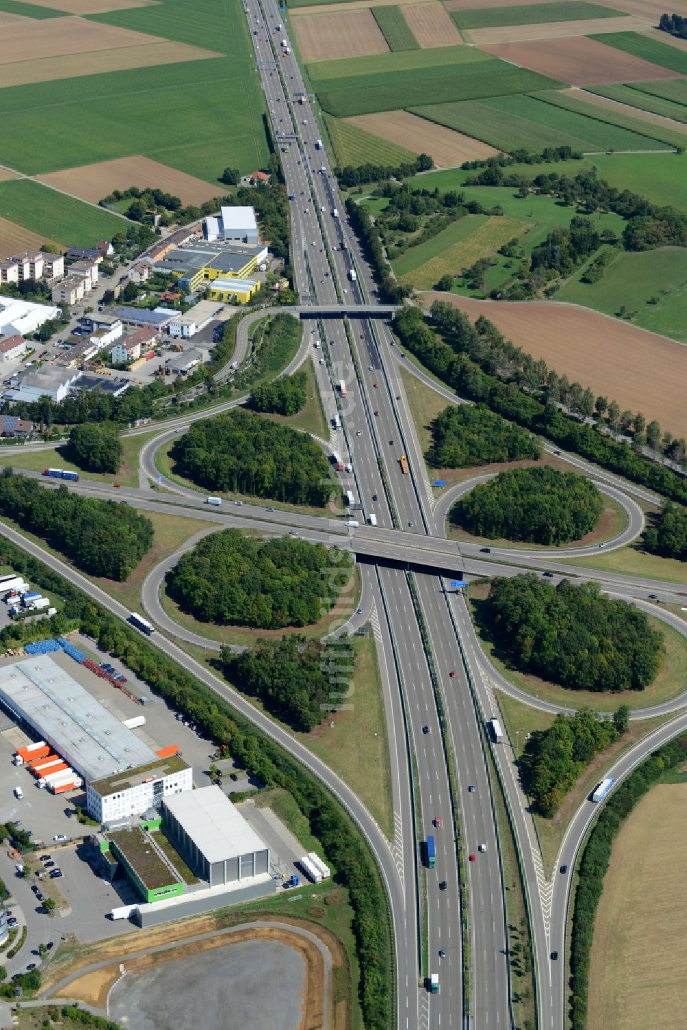 Luftaufnahme Korntal-Münchingen - Autobahn- Abfahrt der BAB A81 Zuffenhausen in Korntal-Münchingen im Bundesland Baden-Württemberg