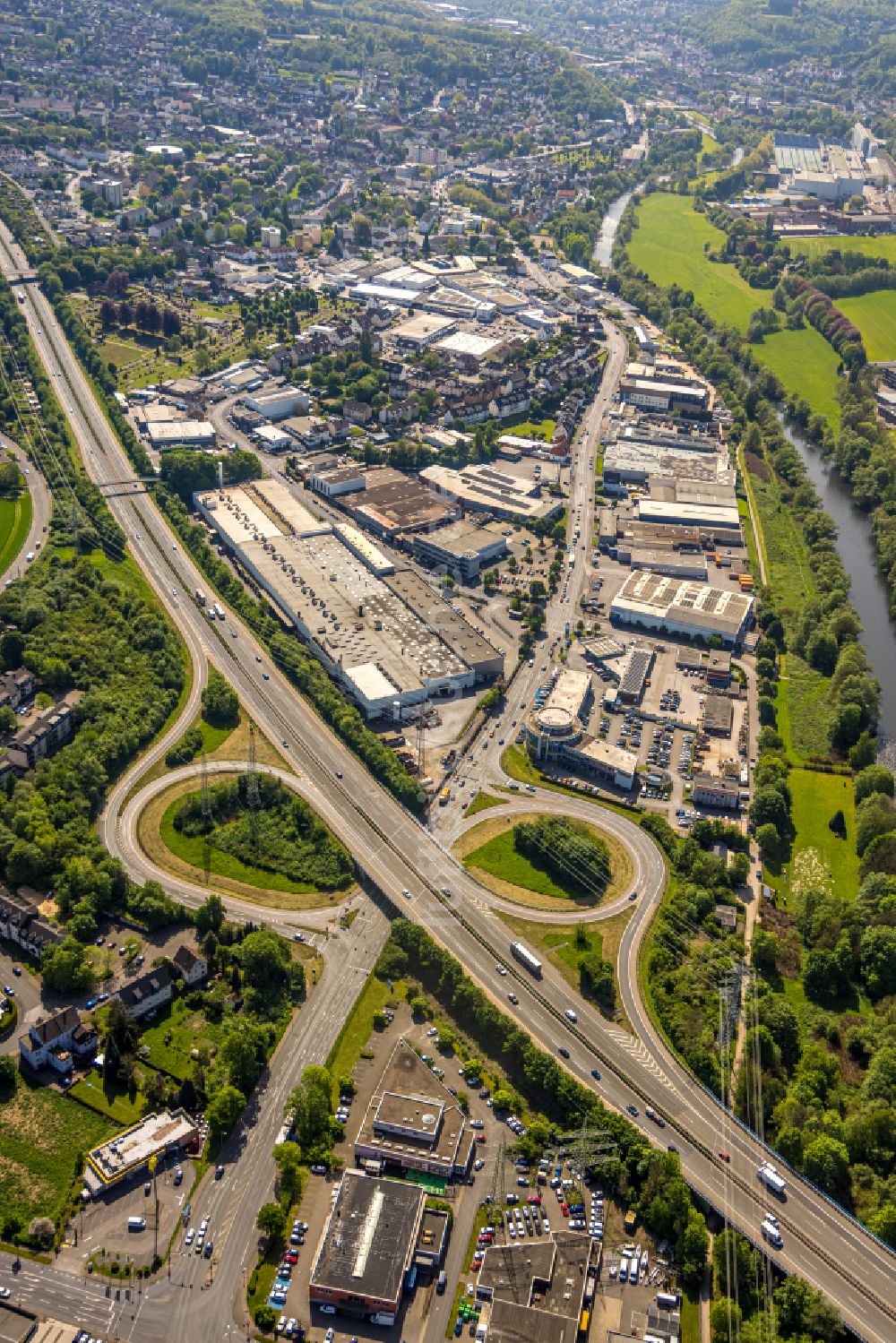 Hagen von oben - Autobahn- Abfahrt der A46 in Hagen im Bundesland Nordrhein-Westfalena