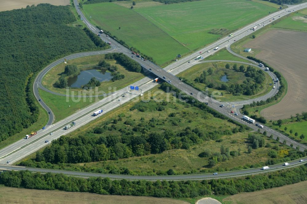 Leipzig aus der Vogelperspektive: Autobahn- Abfahrt Leipzig-Ost der BAB A14 in Leipzig im Bundesland Sachsen