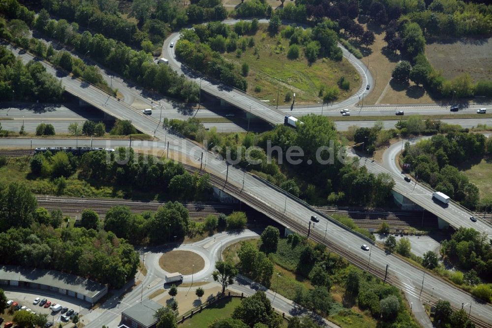 Luftaufnahme Berlin - Autobahn- Abfahrt der Märkischen Allee in Berlin