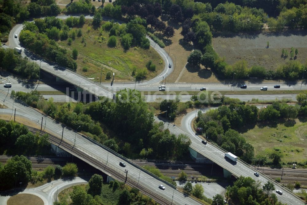 Berlin von oben - Autobahn- Abfahrt der Märkischen Allee in Berlin