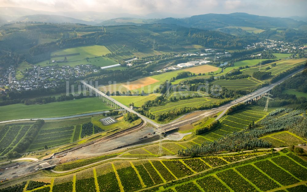 Velmede aus der Vogelperspektive: Autobahn- Anschlussstelle der BAB A46 Bestwig in Velmede im Bundesland Nordrhein-Westfalen, Deutschland