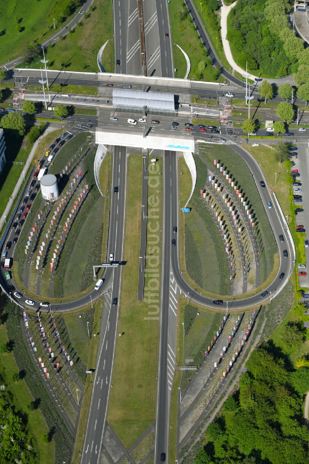 Luftaufnahme Bonn - Autobahn- Anschlussstelle der BAB A562 in Bonn im Bundesland Nordrhein-Westfalen, Deutschland