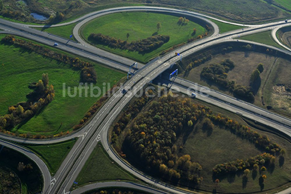 Glienke aus der Vogelperspektive: Autobahn- Anschlussstelle der BAB A20 Neubrandenburg-Ost in Glienke im Bundesland Mecklenburg-Vorpommern, Deutschland