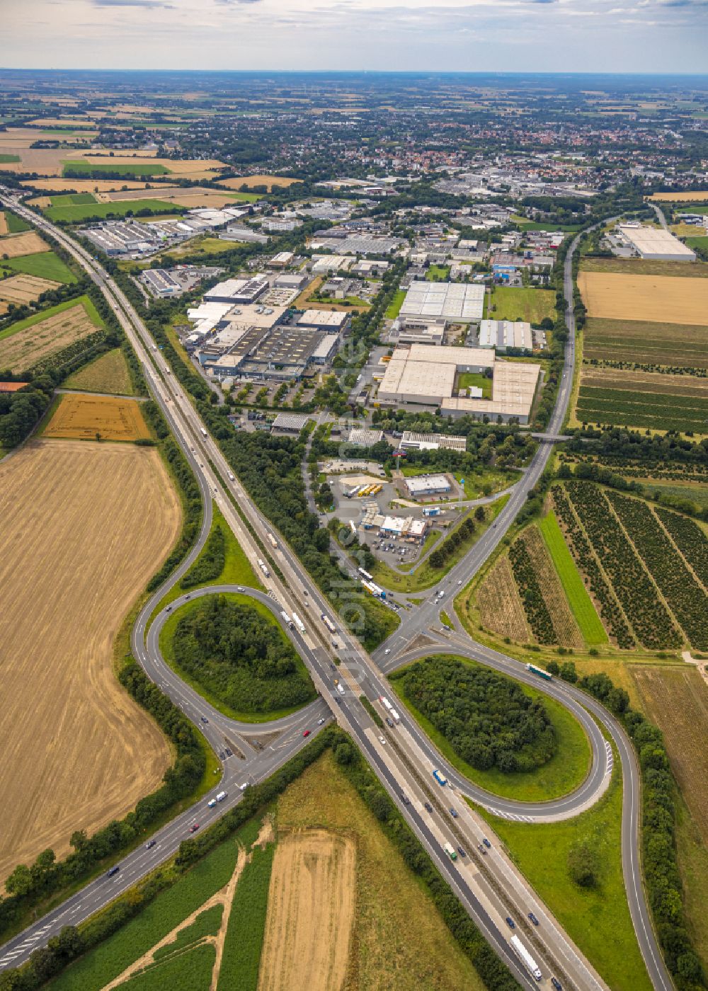 Bad Sassendorf von oben - Autobahn- Anschlussstelle der BAB A4 Soest-Ost in Bad Sassendorf im Bundesland Nordrhein-Westfalen, Deutschland