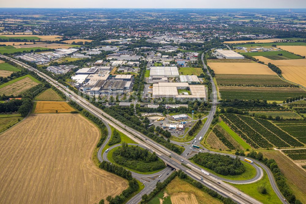 Bad Sassendorf aus der Vogelperspektive: Autobahn- Anschlussstelle der BAB A4 Soest-Ost in Bad Sassendorf im Bundesland Nordrhein-Westfalen, Deutschland