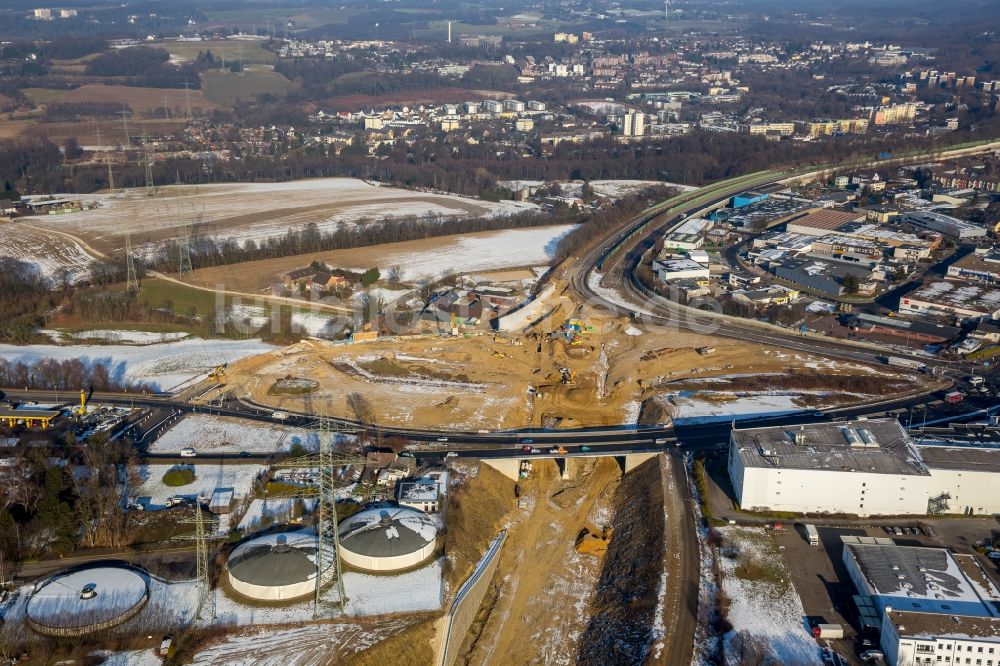 Velbert von oben - Autobahn- Ausbau und Spur- Verbreiterung im Streckenverlauf der BAB A44 Autobahnausbau zur Kreuzung B227 im Ortsteil Hetterscheidt in Velbert im Bundesland Nordrhein-Westfalen