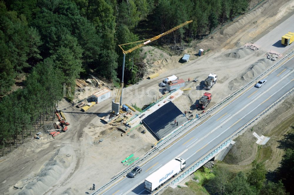 Heidesee von oben - Autobahn- Ausbau und Spur- Verbreiterung im Streckenverlauf der BAB A12 E30 in Heidesee im Bundesland Brandenburg