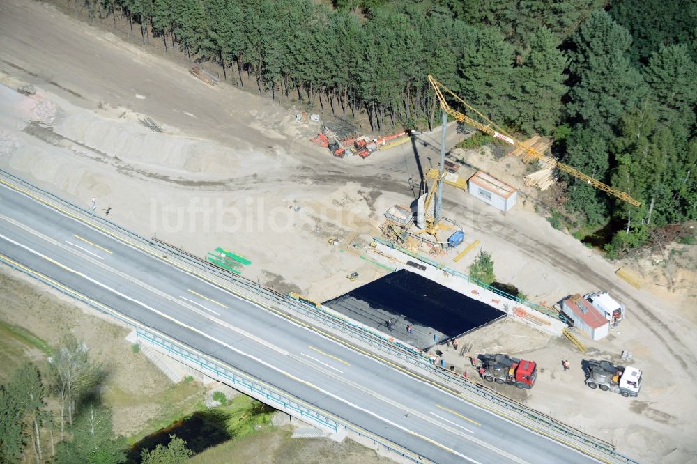 Heidesee aus der Vogelperspektive: Autobahn- Ausbau und Spur- Verbreiterung im Streckenverlauf der BAB A12 E30 in Heidesee im Bundesland Brandenburg