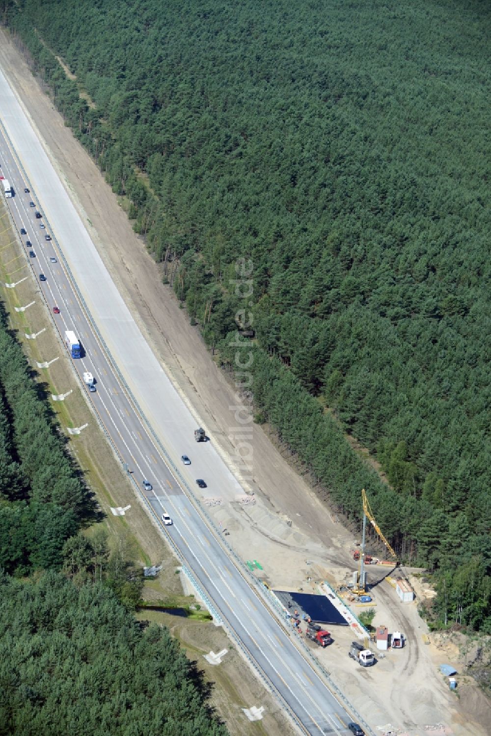 Luftaufnahme Heidesee - Autobahn- Ausbau und Spur- Verbreiterung im Streckenverlauf der BAB A12 E30 in Heidesee im Bundesland Brandenburg