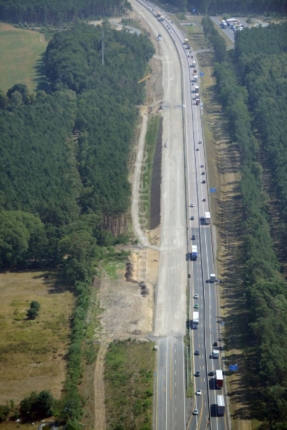 Luftbild Neu Waltersdorf - Autobahn- Ausbau und Spur- Verbreiterung im Streckenverlauf der BAB A12 E30 in Neu Waltersdorf im Bundesland Brandenburg