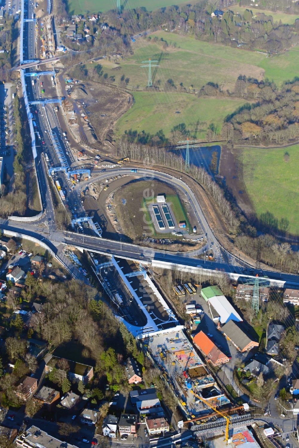 Luftaufnahme Hamburg - Autobahn- Ausbau und Spur- Verbreiterung im Streckenverlauf der BAB A7 im Ortsteil Schnelsen in Hamburg, Deutschland