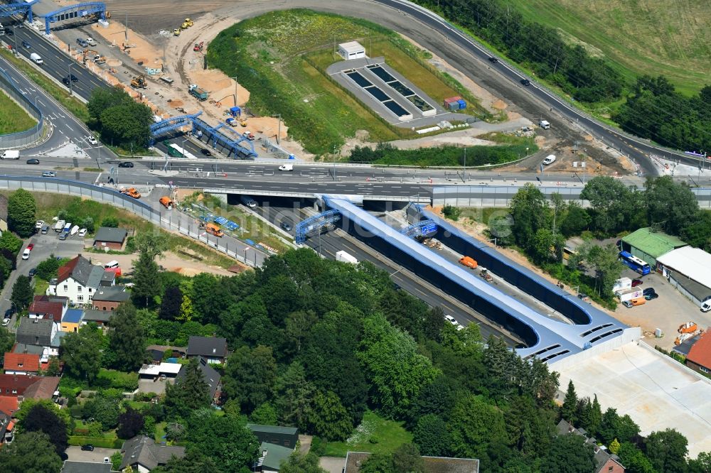 Hamburg von oben - Autobahn- Ausbau und Spur- Verbreiterung im Streckenverlauf der BAB A7 im Ortsteil Schnelsen in Hamburg, Deutschland