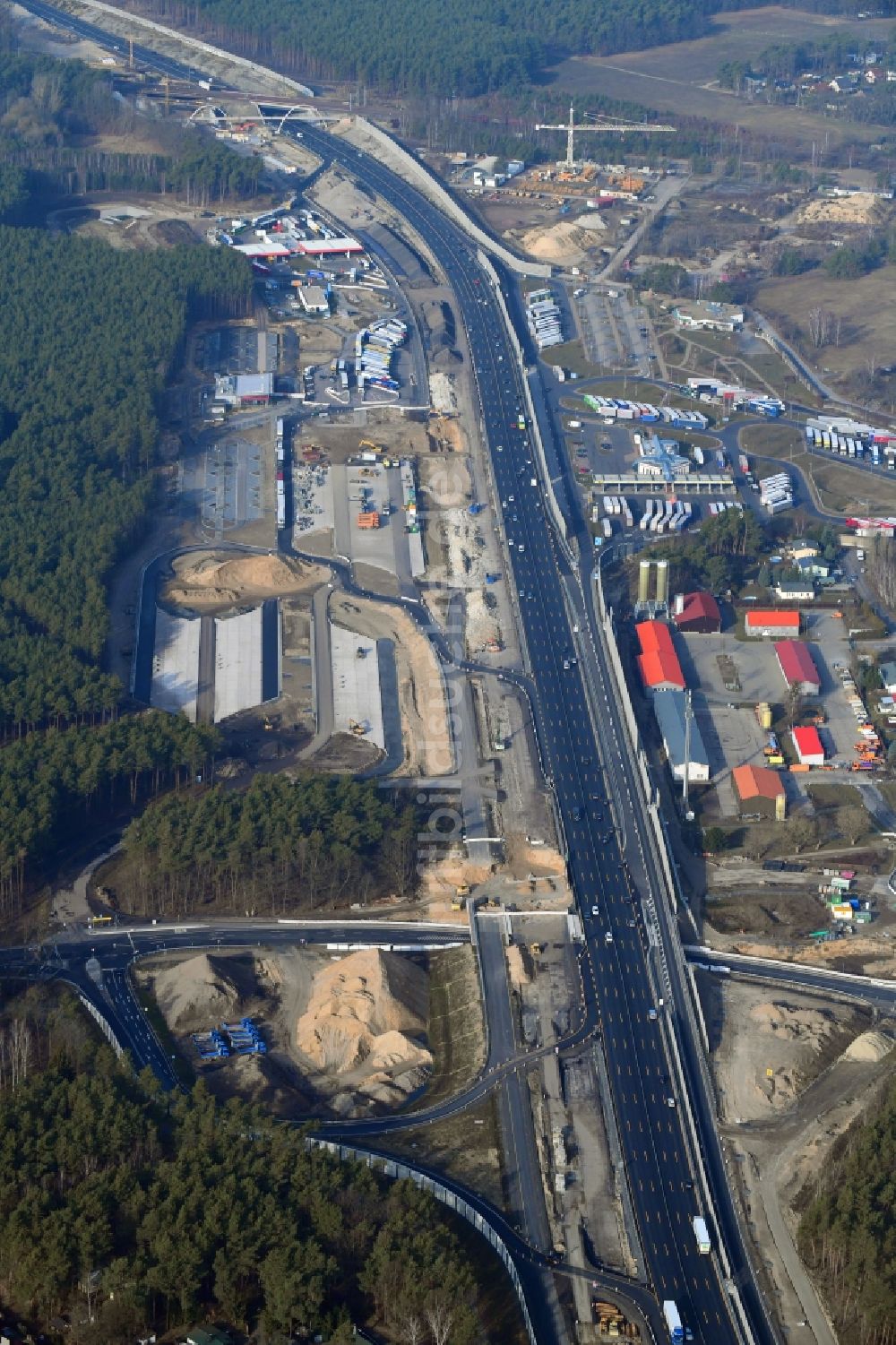 Luftbild Michendorf - Autobahn- Ausbau und Spur- Verbreiterung im Streckenverlauf der BAB A10 zur Erweiterung in Michendorf im Bundesland Brandenburg