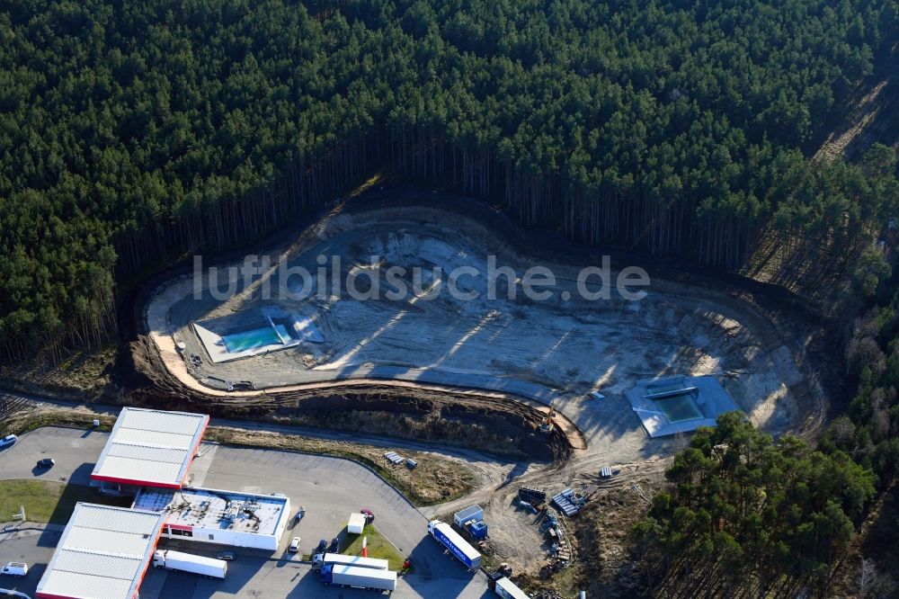 Michendorf von oben - Autobahn- Ausbau und Spur- Verbreiterung im Streckenverlauf der BAB A10 zur 8-streifigen Spur- Erweiterung in Michendorf im Bundesland Brandenburg