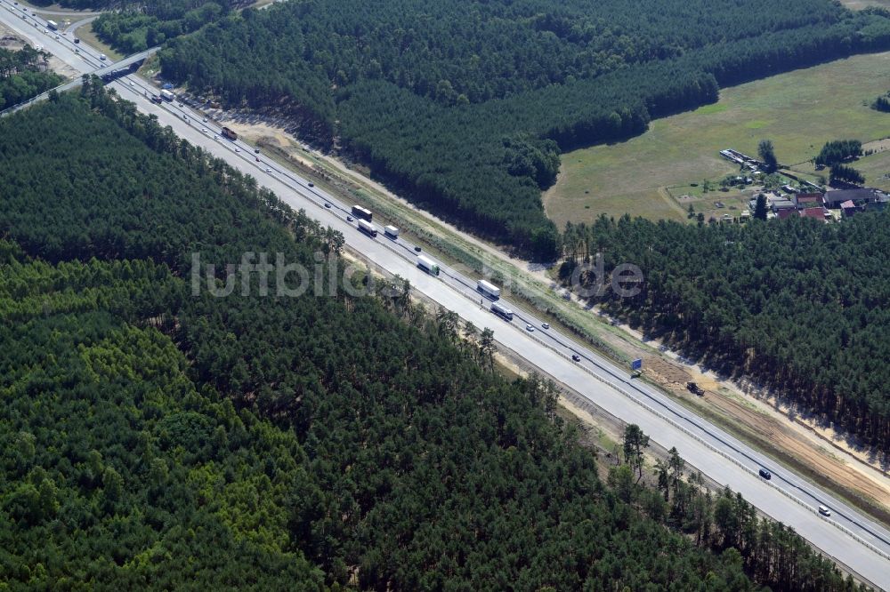 Luftbild Friedrichshof - Autobahn- Ausbau und Spur- Verbreiterung im Streckenverlauf der 12 E30 in Friedrichshof im Bundesland Brandenburg