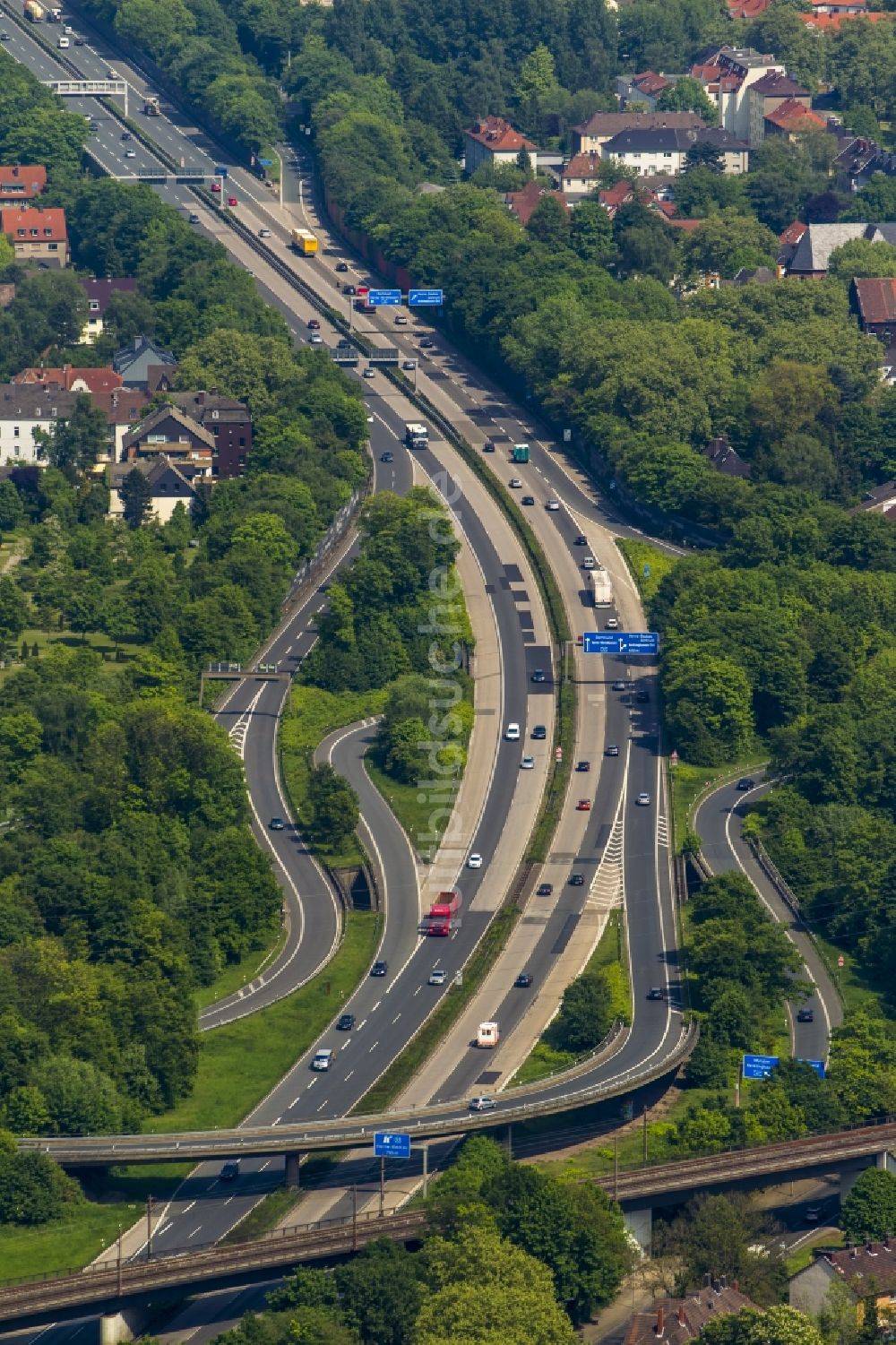 Luftbild Herne - Autobahn BAB A42 zwischen Autobahnkreuz Herne und Abfahrt Baukau Westring in Herne im Bundesland Nordrhein-Westfalen