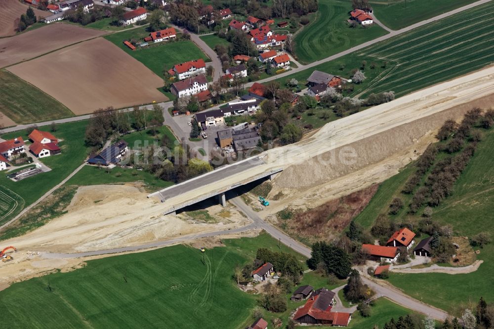 Kopfsburg von oben - Autobahn- Baustellen entlang der Trasse und des Streckenverlaufes BAB A94 in Kopfsburg im Bundesland Bayern