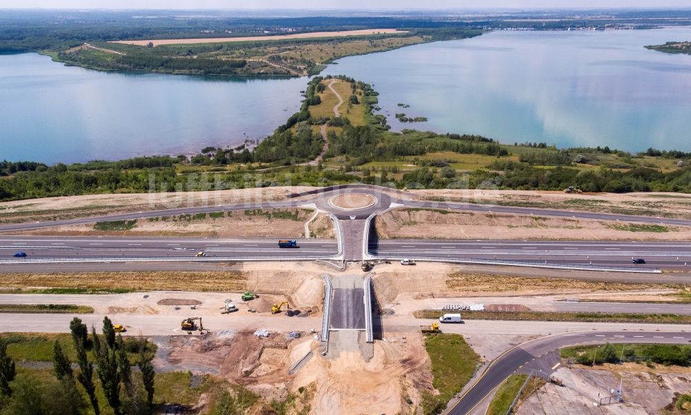 Luftbild Rötha - Autobahn- Baustellen entlang der Trasse und des Streckenverlaufes der BAB A72 in Rötha im Bundesland Sachsen, Deutschland