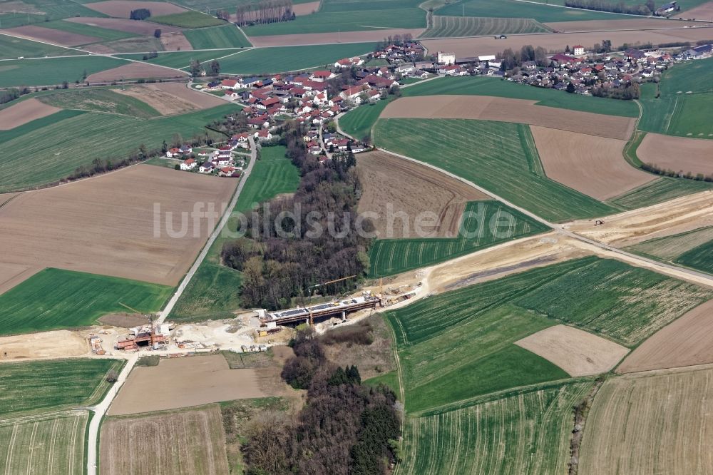 Weidenbach aus der Vogelperspektive: Autobahn- Baustellen entlang der Trasse und des Streckenverlaufes BAB A94 in Weidenbach im Bundesland Bayern