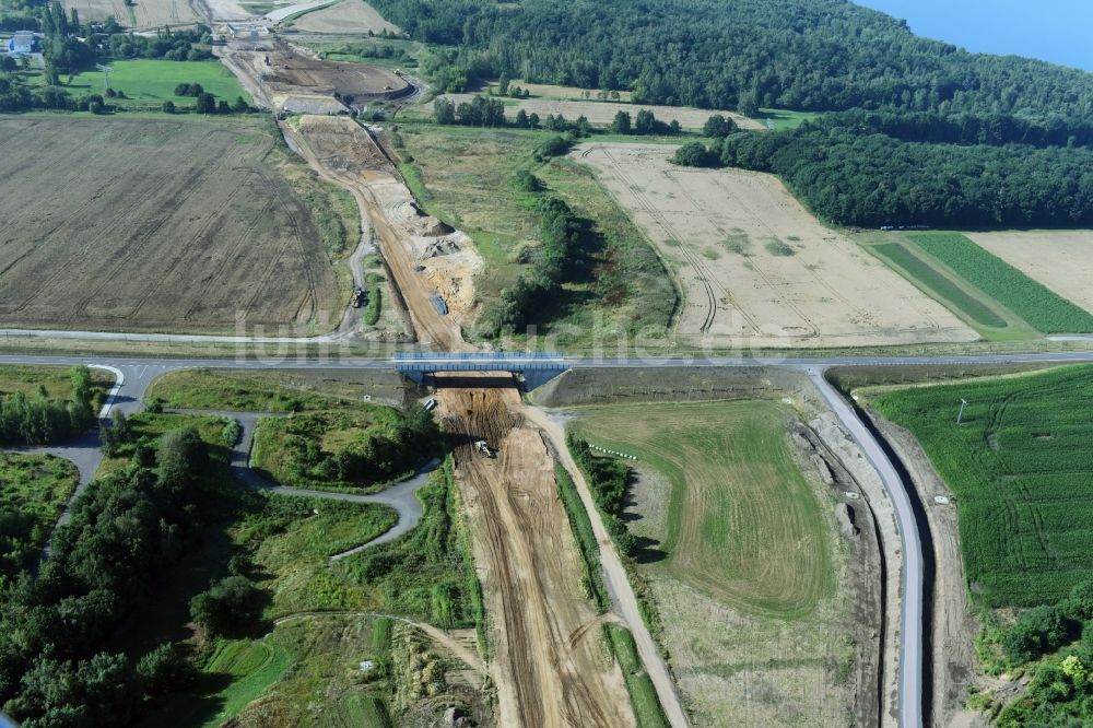 Borna aus der Vogelperspektive: Autobahn- Baustellen entlang der Trasse und des Streckenverlaufes der Bundesstraße B95 zur BAB A72 in Borna im Bundesland Sachsen