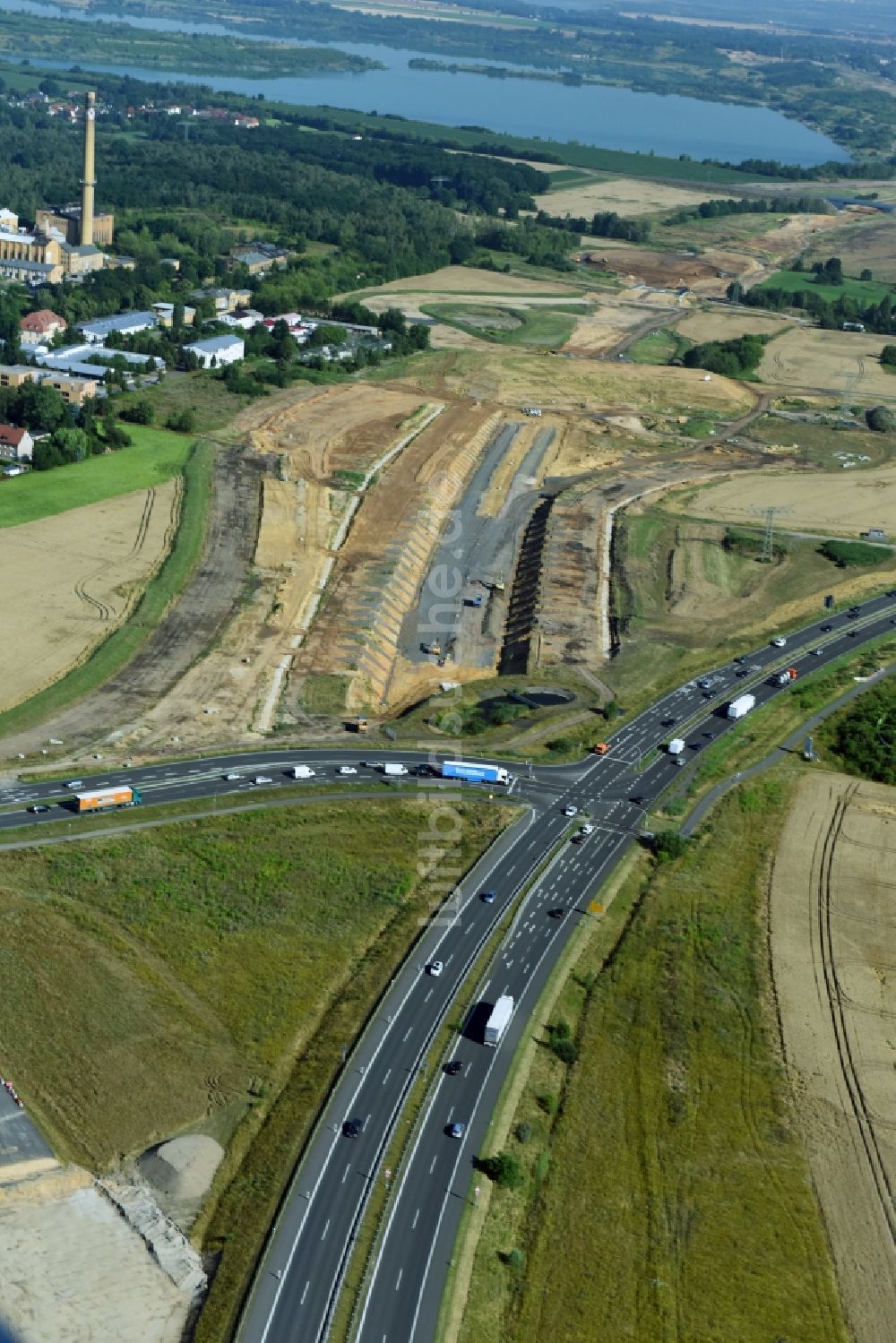 Luftbild Borna - Autobahn- Baustellen entlang der Trasse und des Streckenverlaufes der Bundesstraße B95 zur BAB A72 in Borna im Bundesland Sachsen