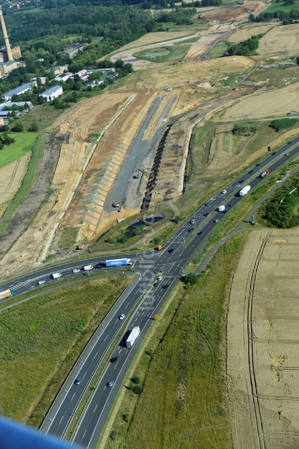 Borna von oben - Autobahn- Baustellen entlang der Trasse und des Streckenverlaufes der Bundesstraße B95 zur BAB A72 in Borna im Bundesland Sachsen