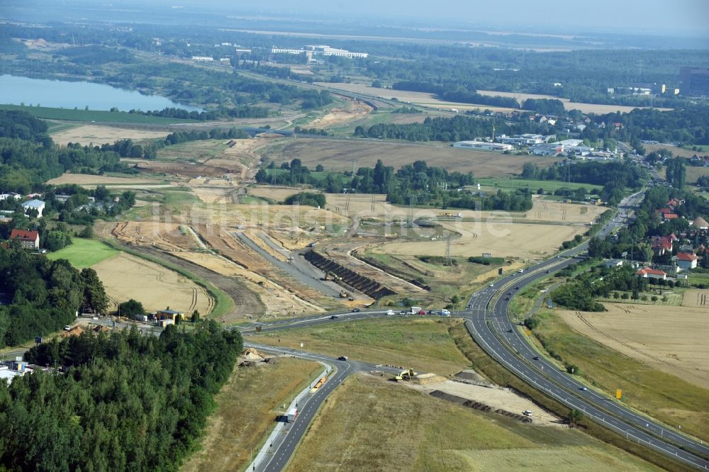 Luftaufnahme Borna - Autobahn- Baustellen entlang der Trasse und des Streckenverlaufes der Bundesstraße B95 zur BAB A72 in Borna im Bundesland Sachsen