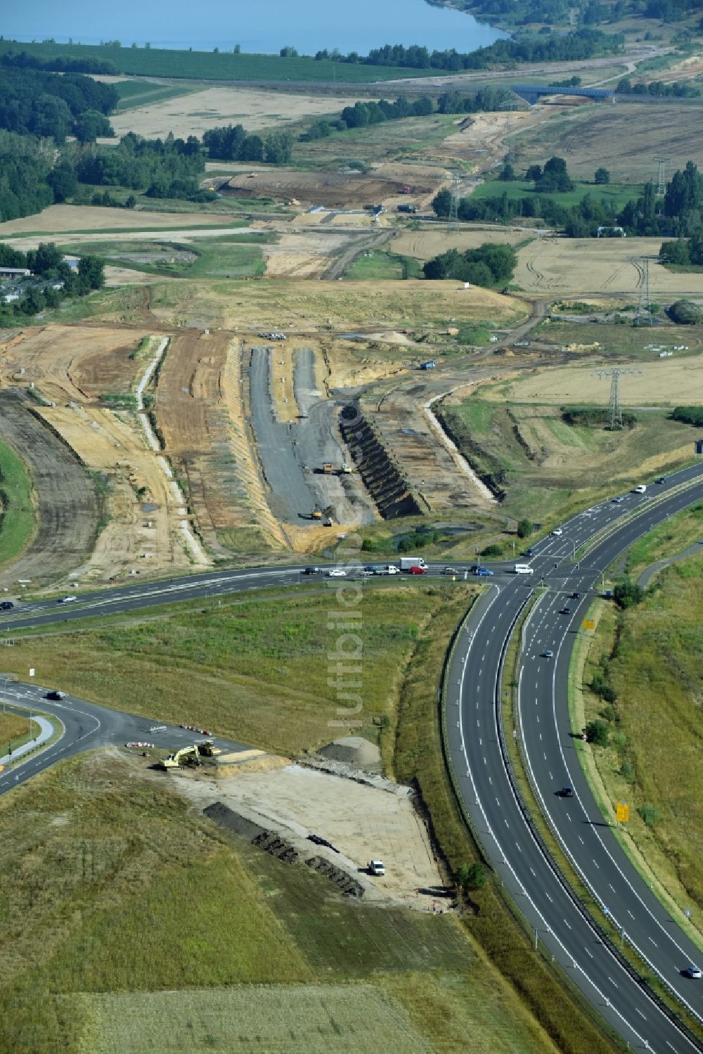 Luftbild Borna - Autobahn- Baustellen entlang der Trasse und des Streckenverlaufes der Bundesstraße B95 zur BAB A72 in Borna im Bundesland Sachsen