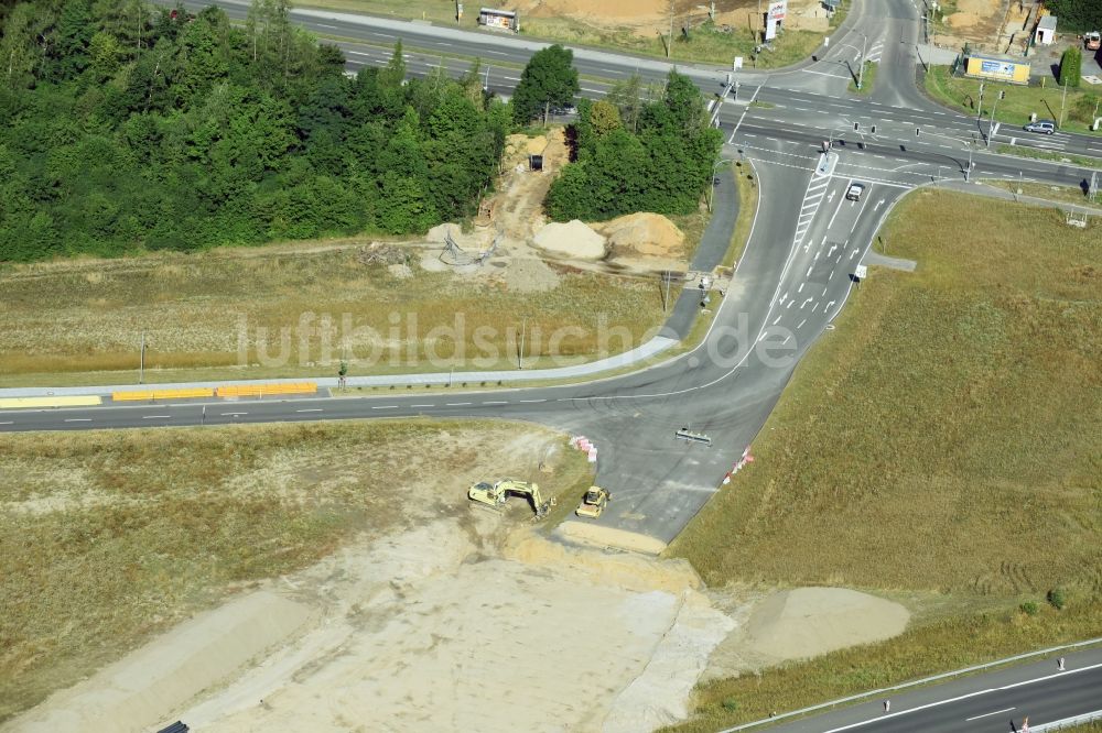 Luftaufnahme Borna - Autobahn- Baustellen entlang der Trasse und des Streckenverlaufes der Bundesstraße B95 zur BAB A72 in Borna im Bundesland Sachsen