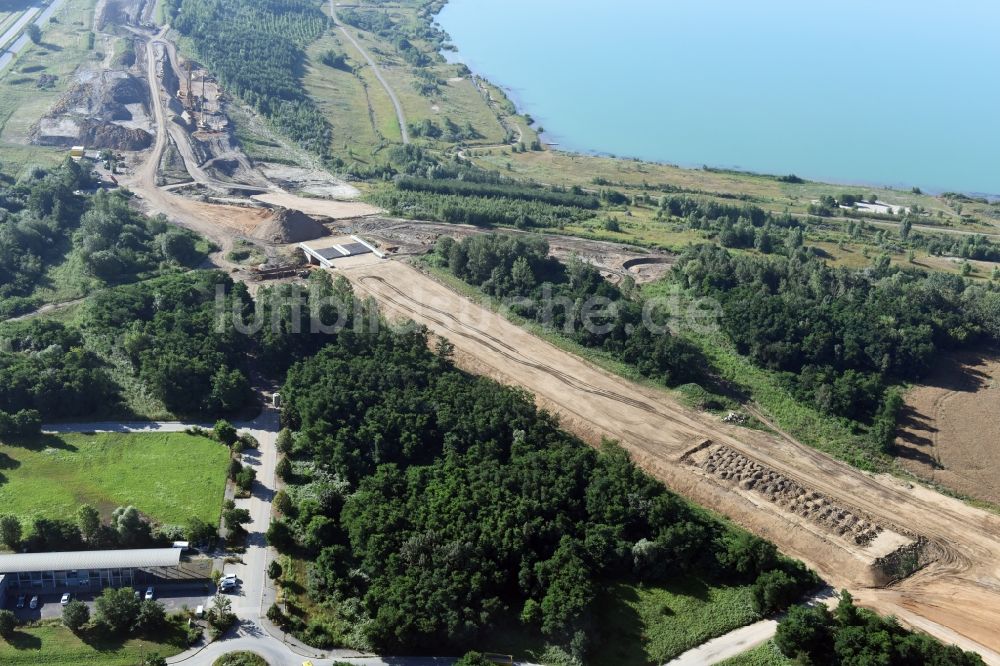 Espenhain von oben - Autobahn- Baustellen entlang der Trasse und des Streckenverlaufes der Bundesstraße B95 zur BAB A72 in Espenhain im Bundesland Sachsen