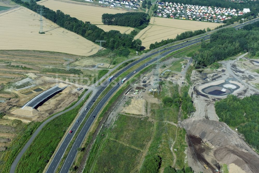 Luftaufnahme Rötha - Autobahn- Baustellen entlang der Trasse und des Streckenverlaufes der Bundesstraße B95 zur BAB A72 in Rötha im Bundesland Sachsen