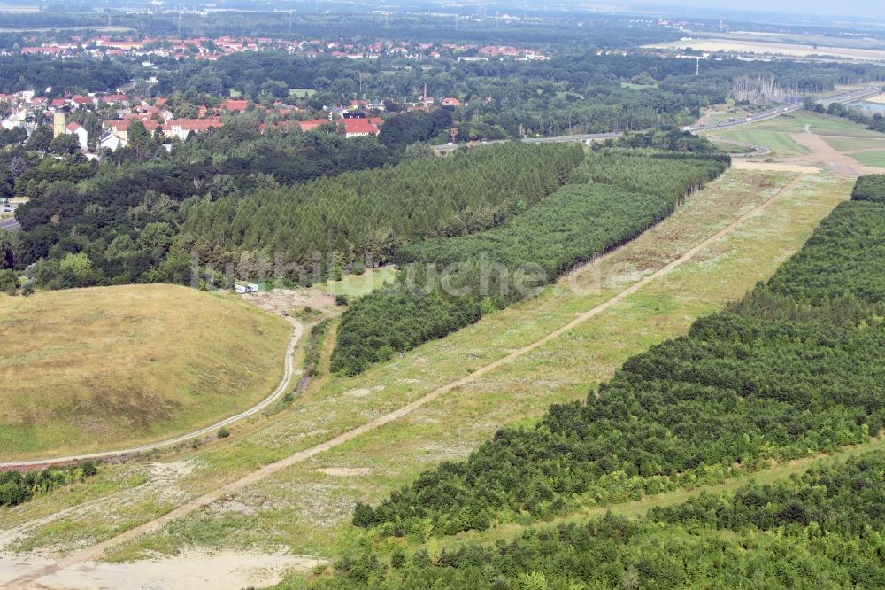 Rötha aus der Vogelperspektive: Autobahn- Baustellen entlang der Trasse und des Streckenverlaufes der Bundesstraße B95 zur BAB A72 in Rötha im Bundesland Sachsen