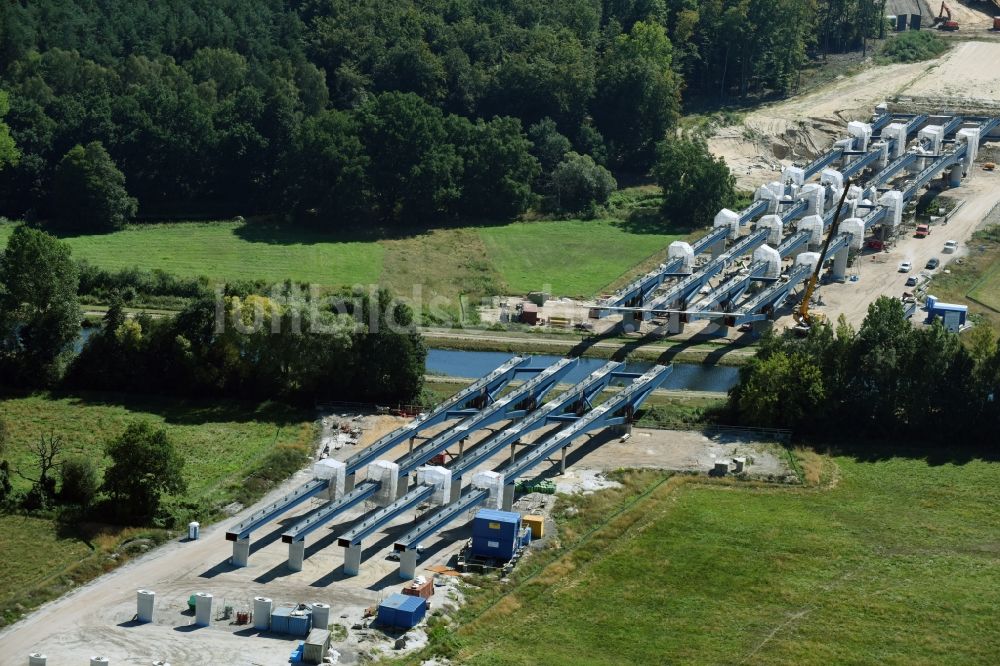 Luftaufnahme Grabow - Autobahn- Baustellen entlang der Trasse und des Streckenverlaufes der Eldebrücke im Zuge des Neubaus der BAB A14 in Fresenbrügge im Bundesland Mecklenburg-Vorpommern